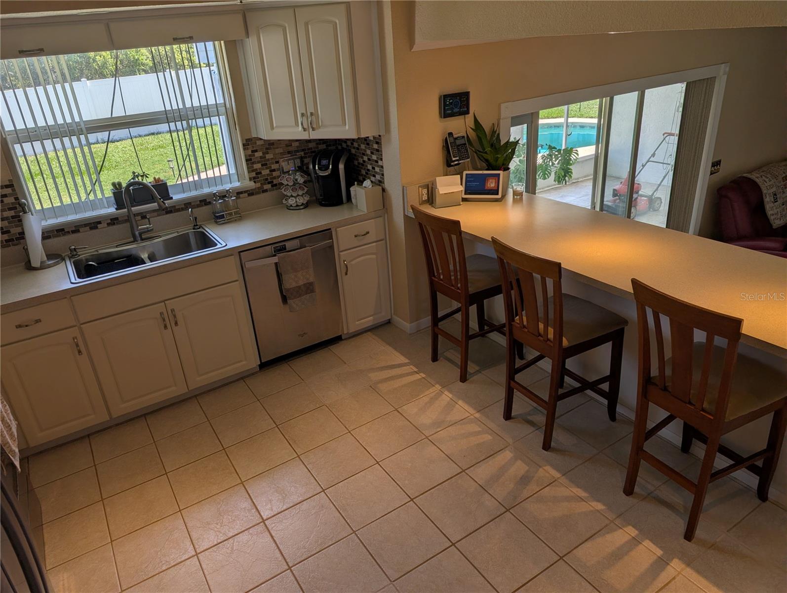 6817 MITCHELL CIR — photo 9