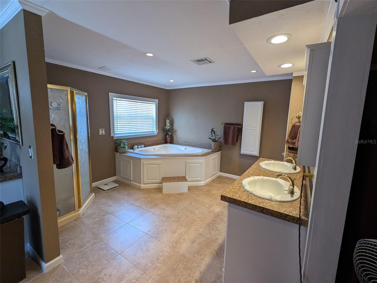 6817 MITCHELL CIR — photo 14