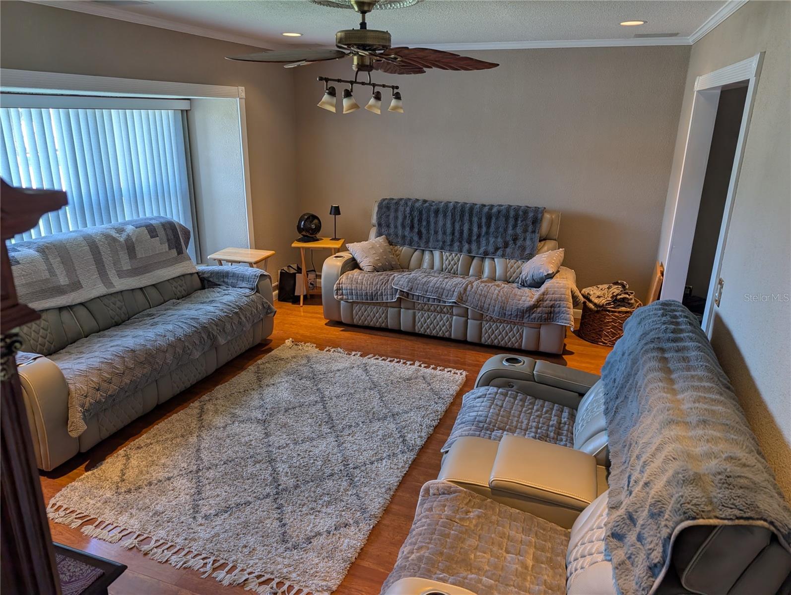 6817 MITCHELL CIR — photo 7