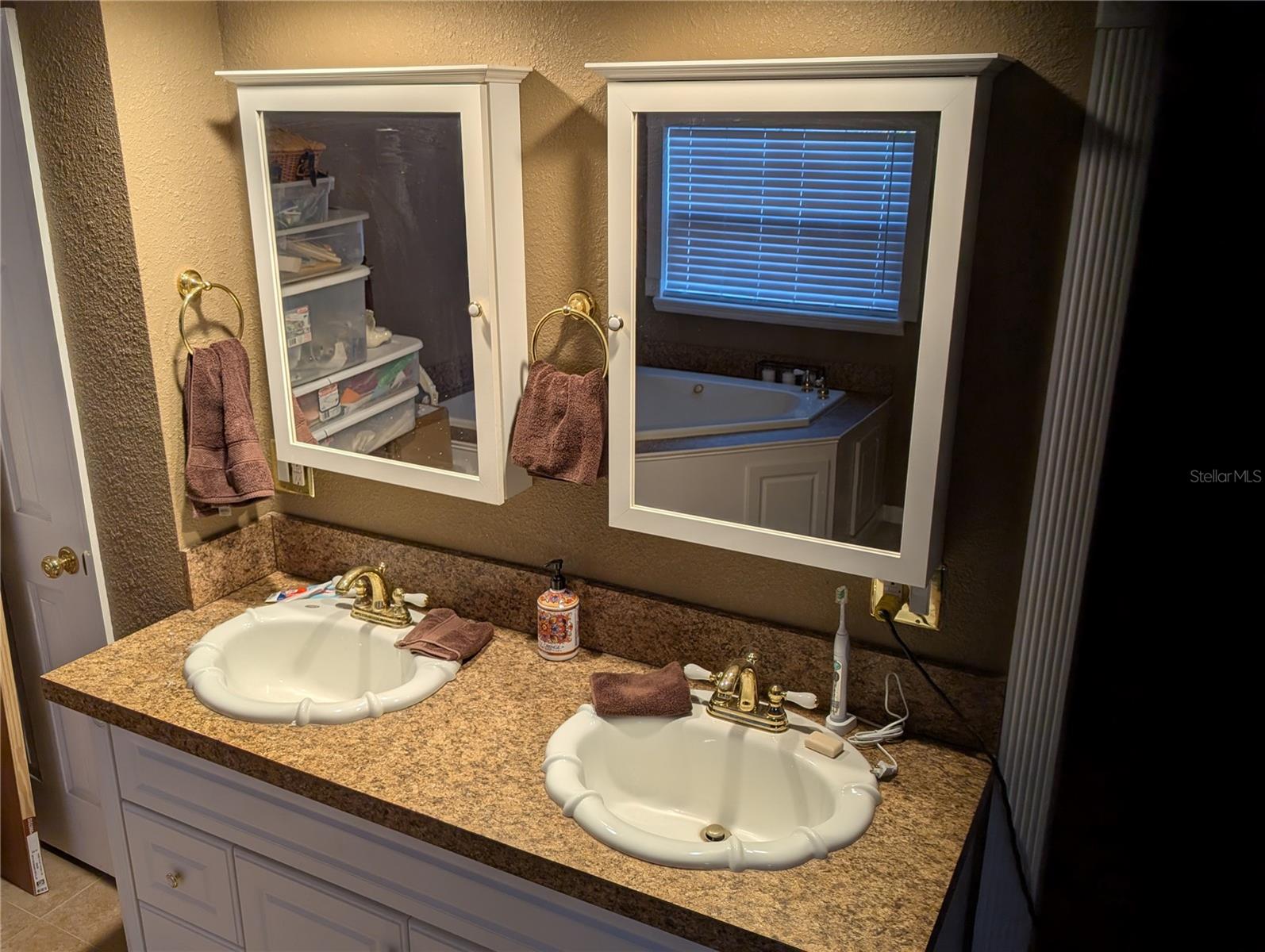 6817 MITCHELL CIR — photo 16