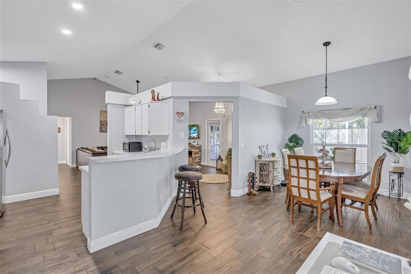 1640 COUNTRYWOOD ST — photo 20