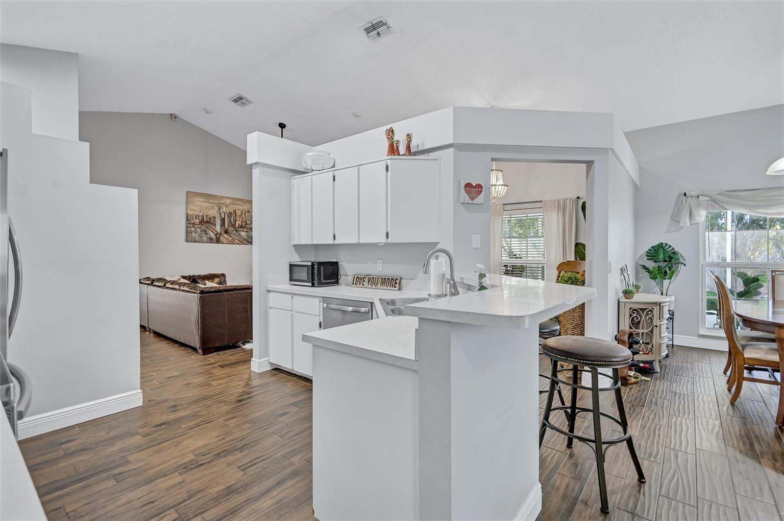 1640 COUNTRYWOOD ST — photo 17