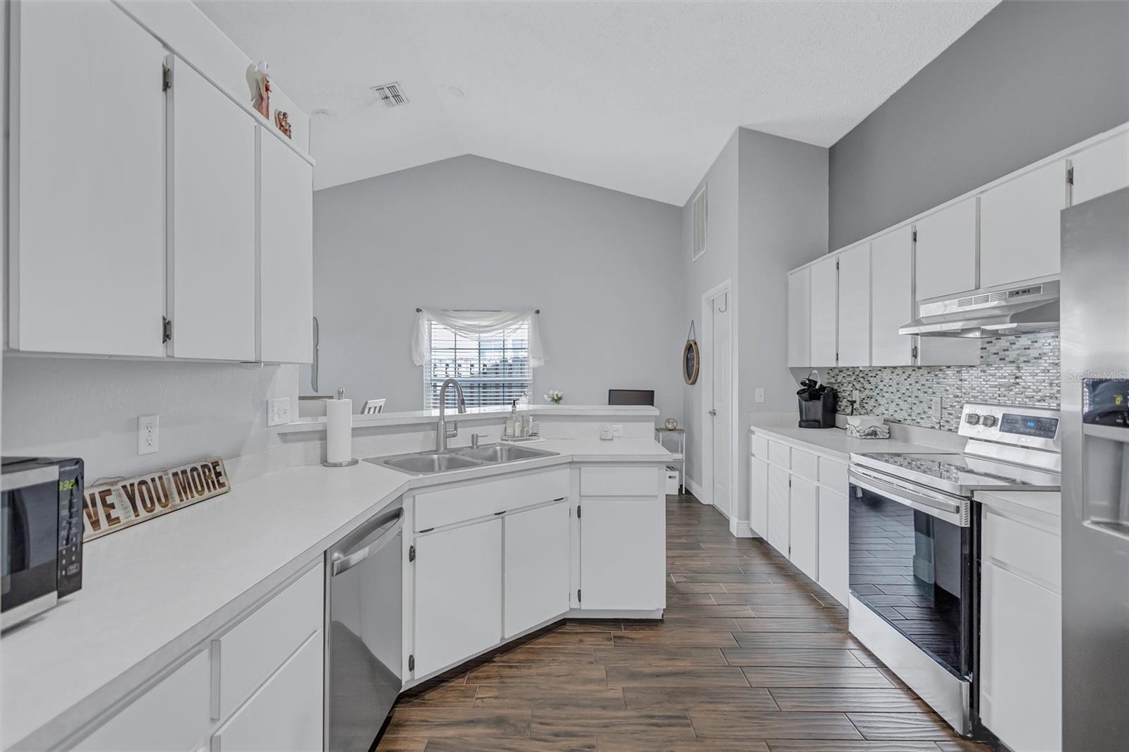 1640 COUNTRYWOOD ST — photo 13