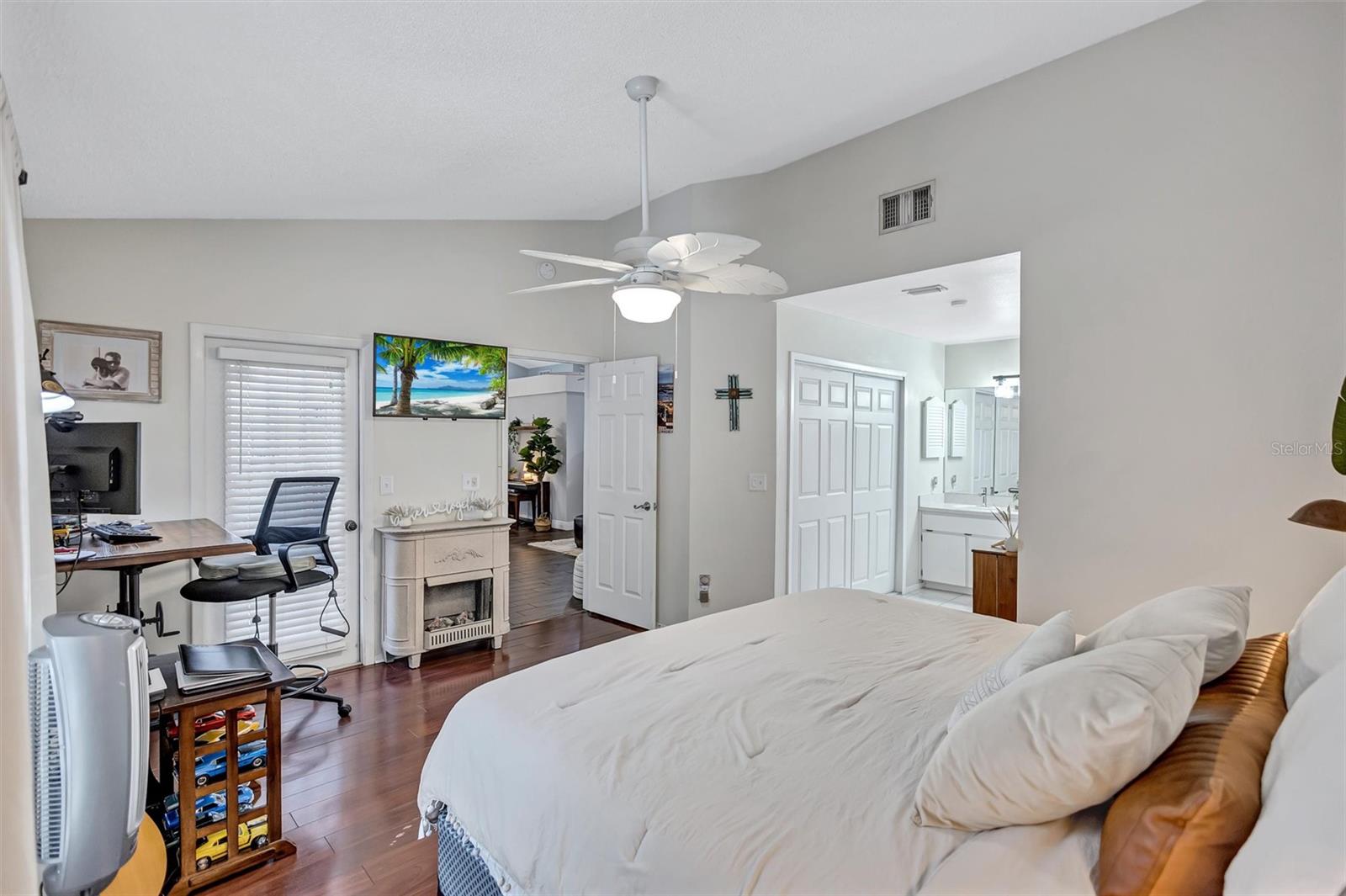 1640 COUNTRYWOOD ST — photo 24
