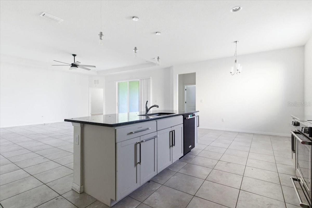 6702 DEVESTA LOOP — photo 12
