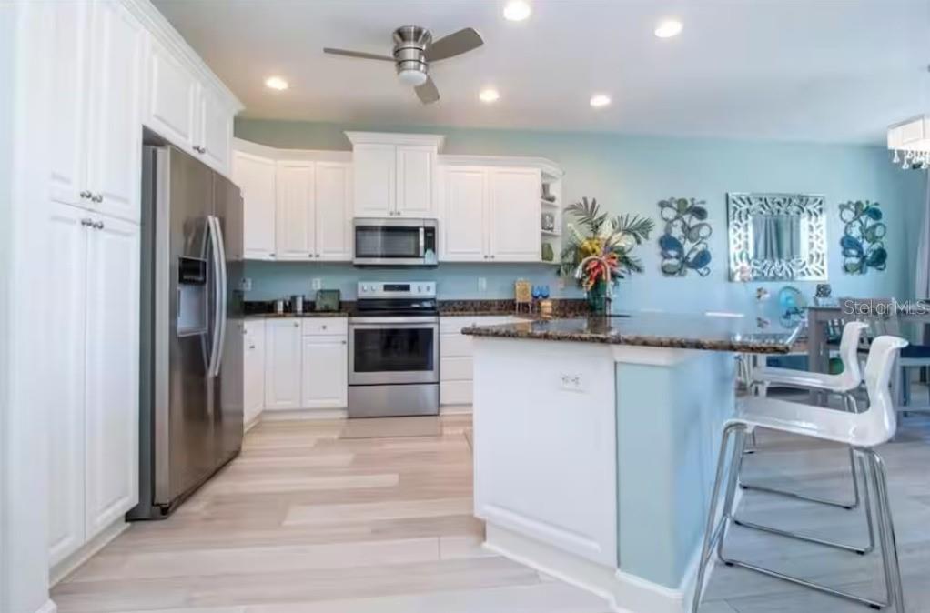 2319 AVENUE C #200 — photo 3