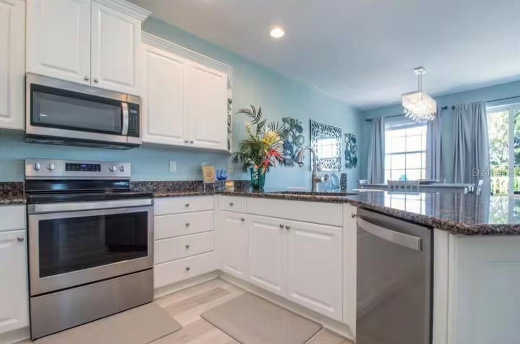 2319 AVENUE C #200 — photo 4