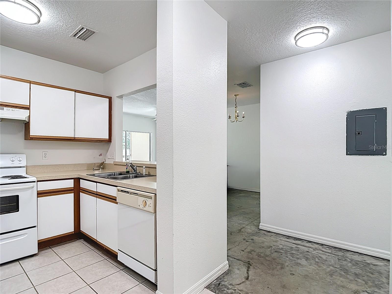 6446 CYPRESSDALE DR #202 — photo 5