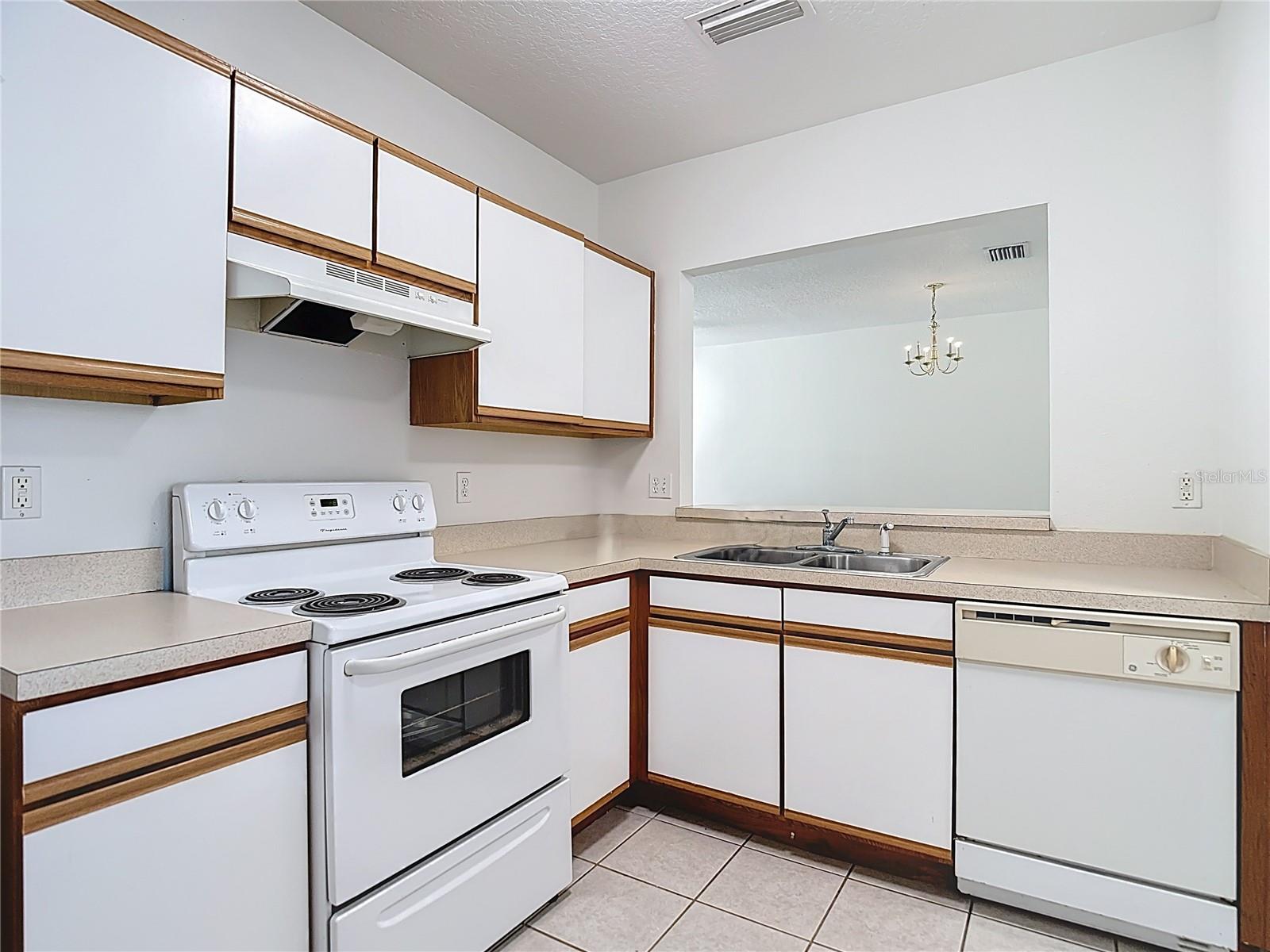 6446 CYPRESSDALE DR #202 — photo 7