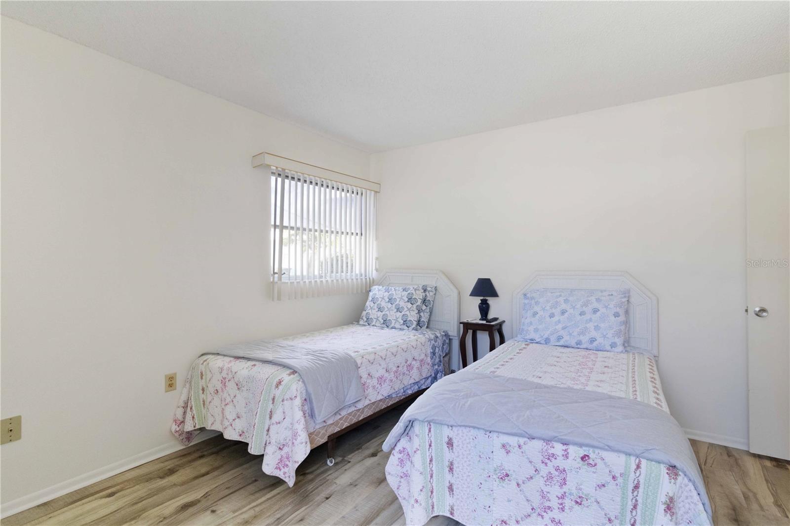 6215 GREEN VIEW CIR #74 — photo 23