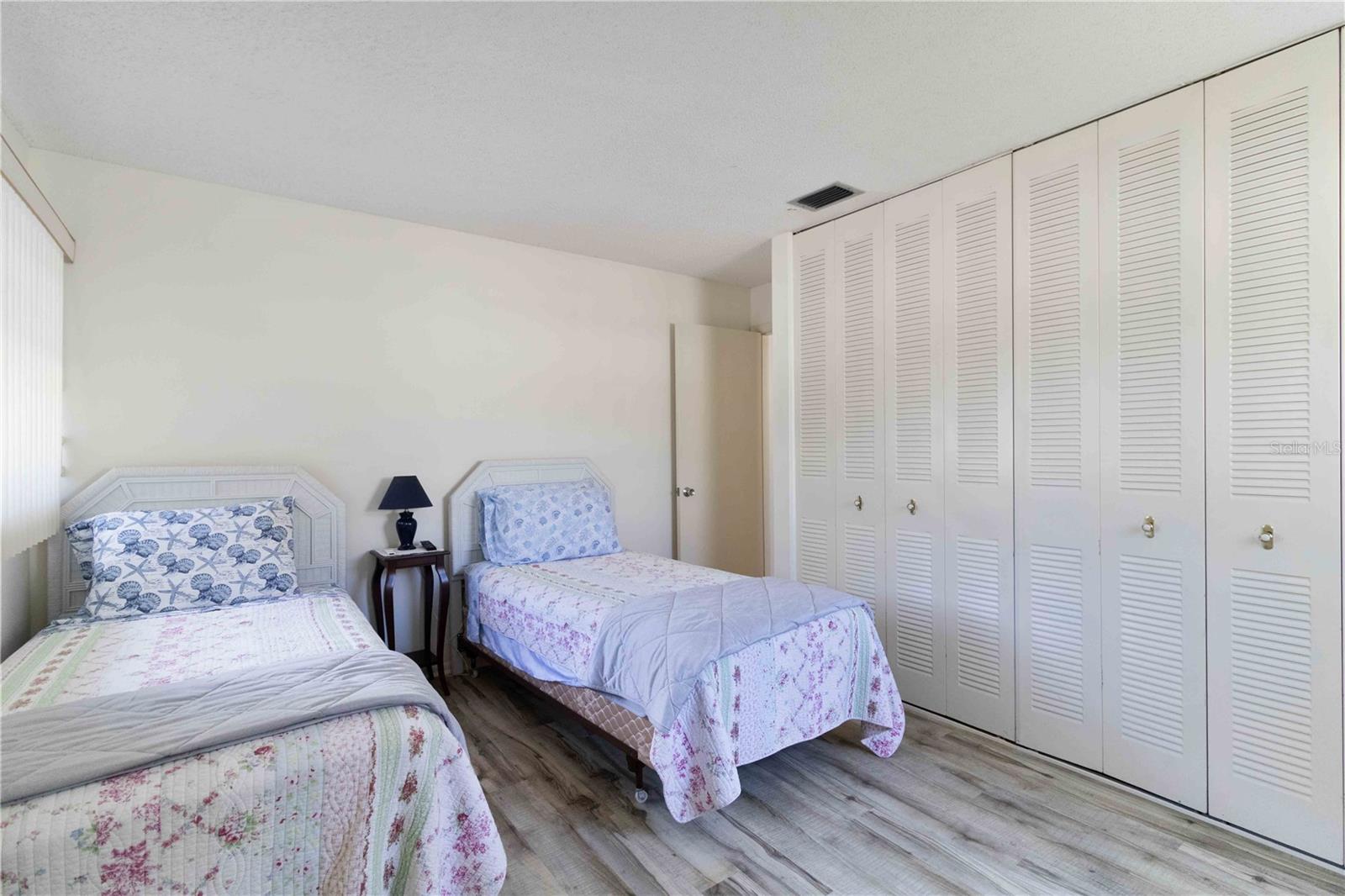6215 GREEN VIEW CIR #74 — photo 24