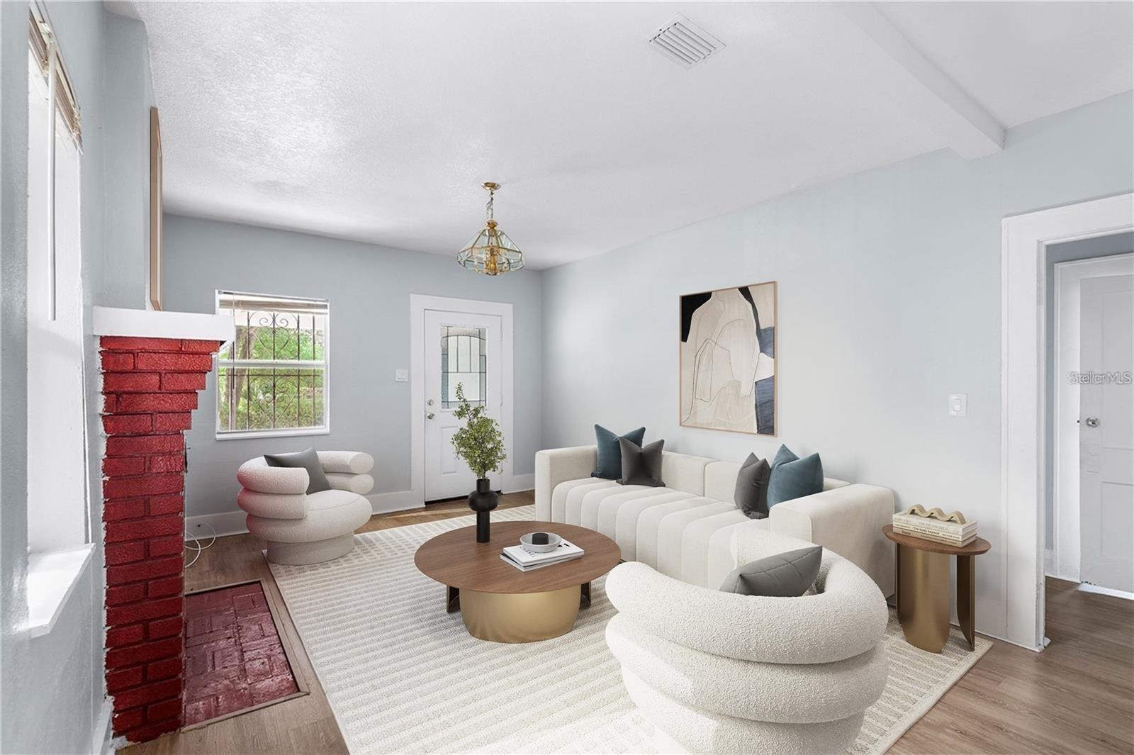 811 W AMELIA AVE — photo 2
