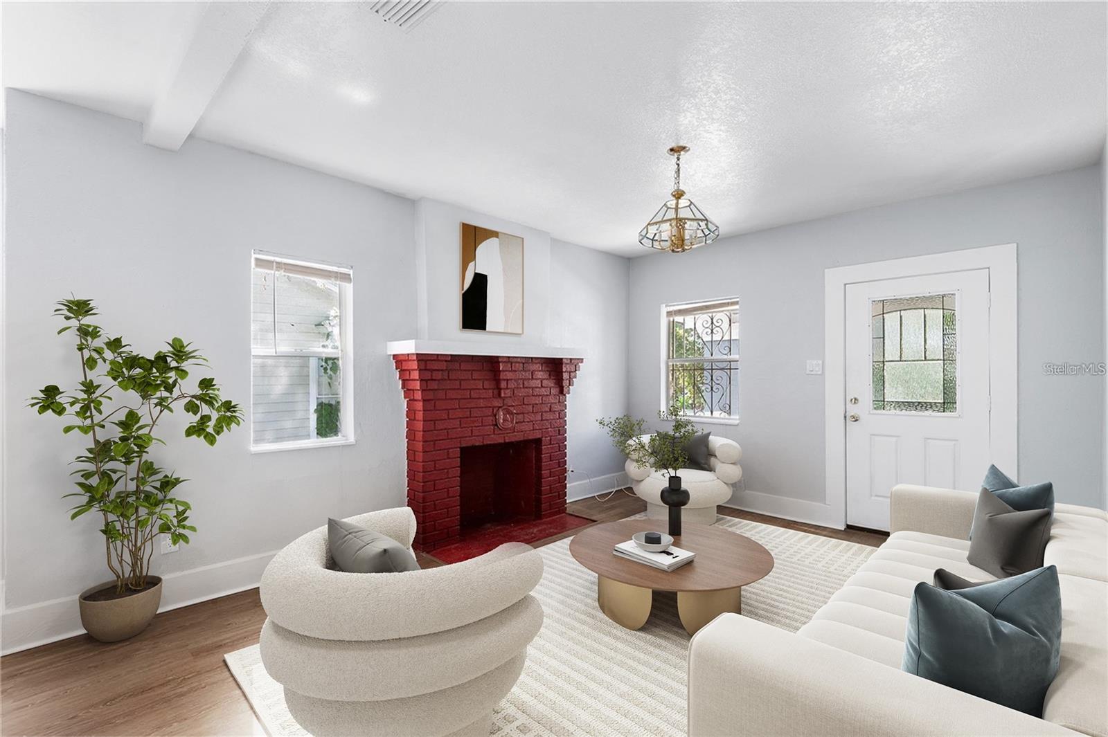 811 W AMELIA AVE — photo 3