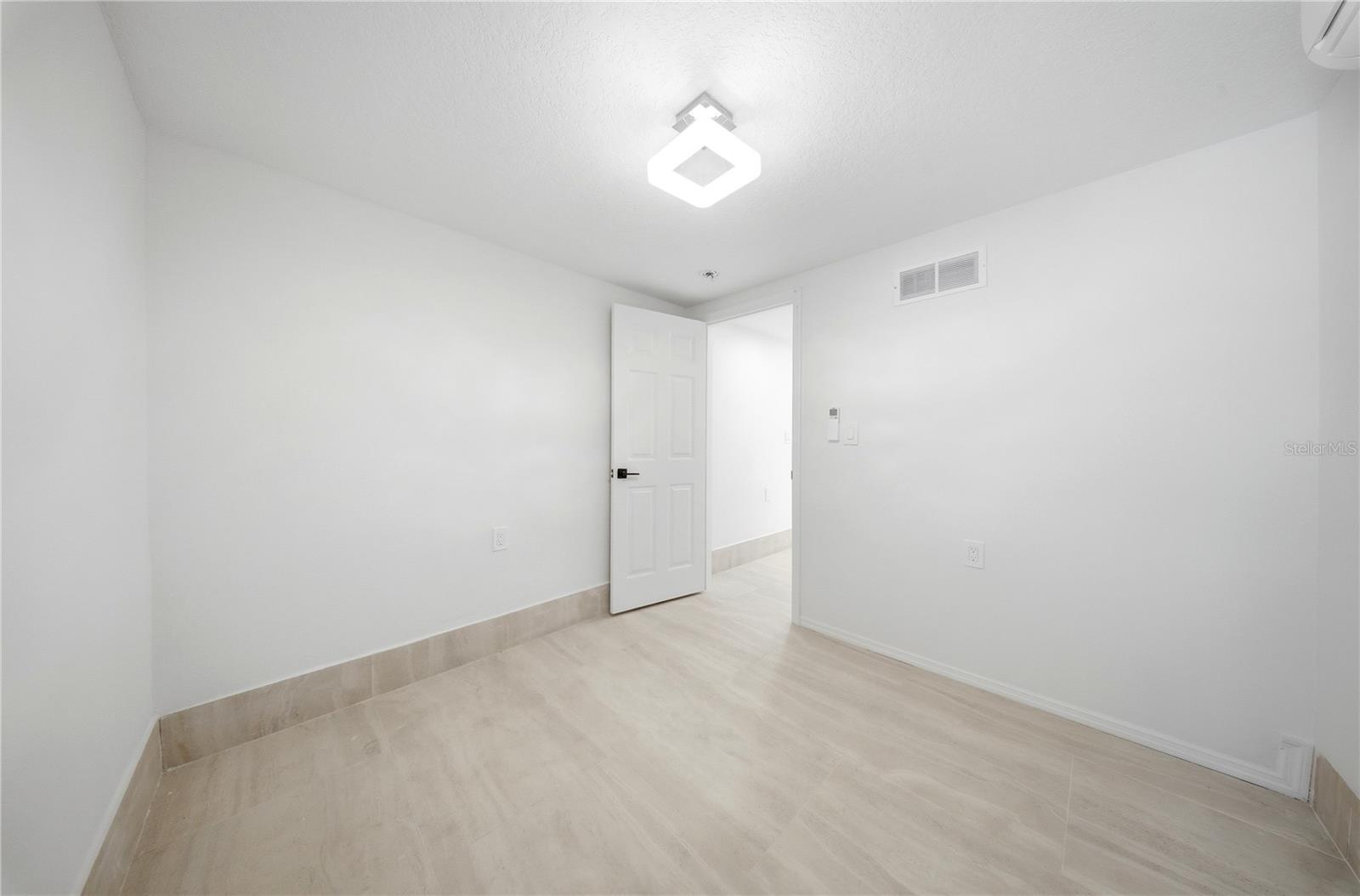 1109 CHARLES ST — photo 55