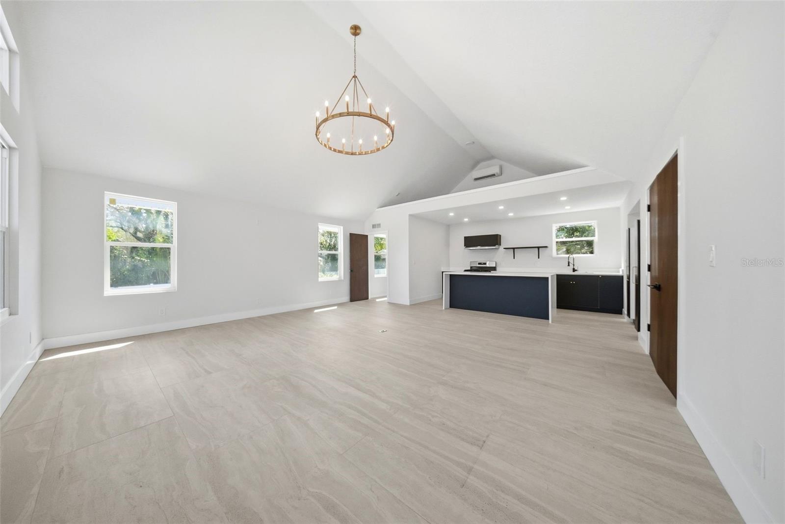 1109 CHARLES ST — photo 22