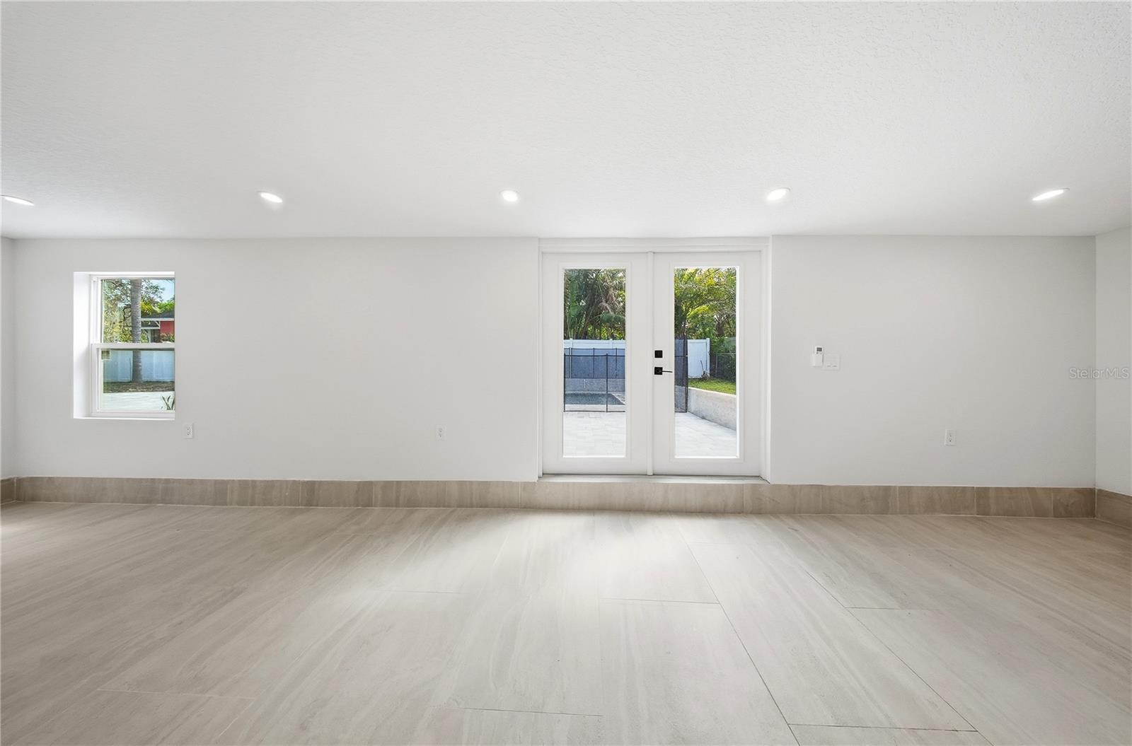 1109 CHARLES ST — photo 43