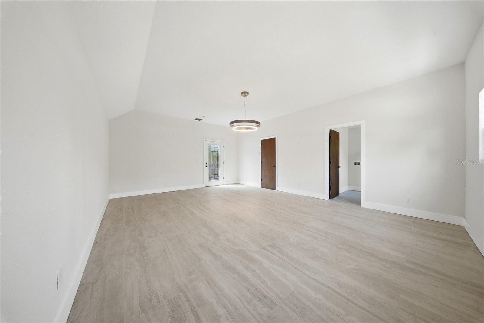1109 CHARLES ST — photo 34
