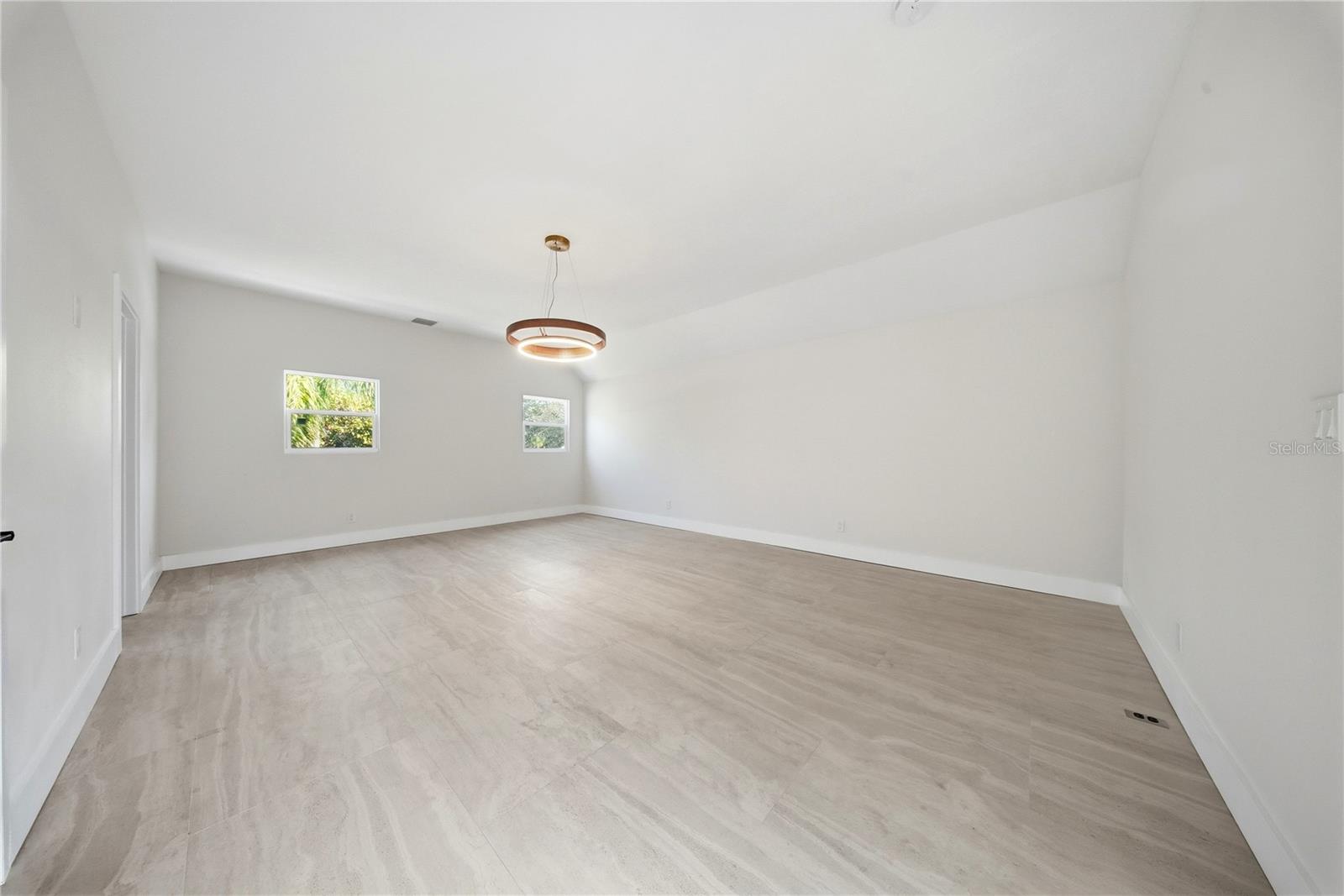 1109 CHARLES ST — photo 37
