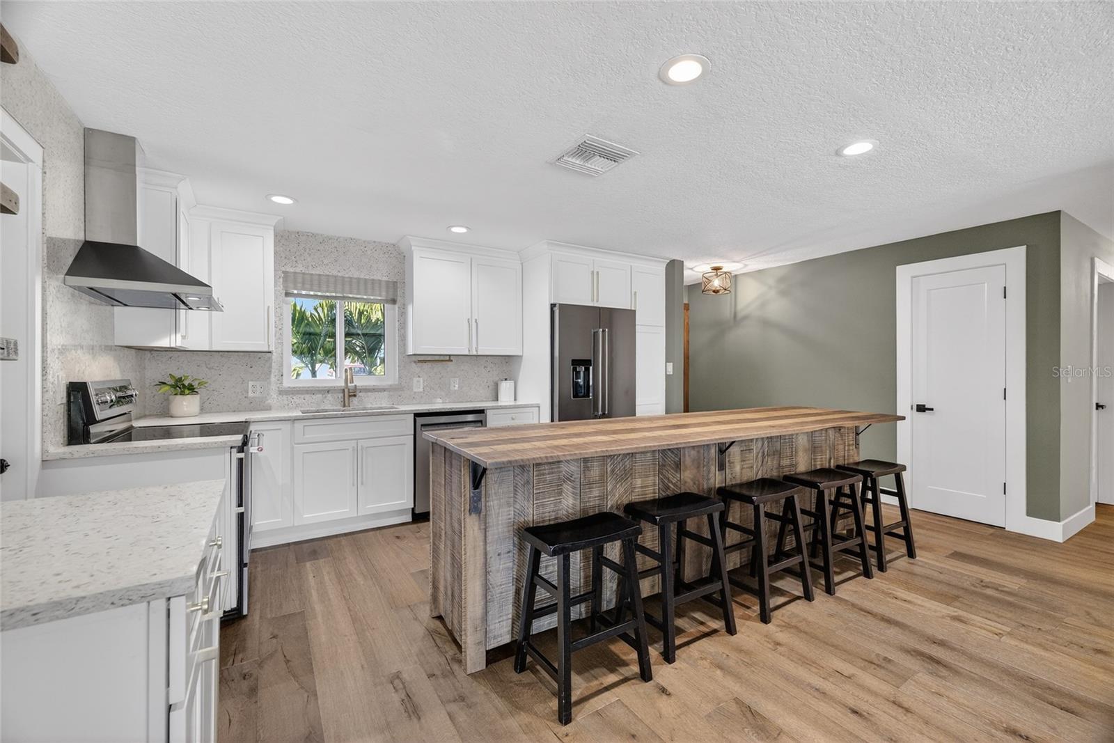 2171 LAGOON DR — photo 7