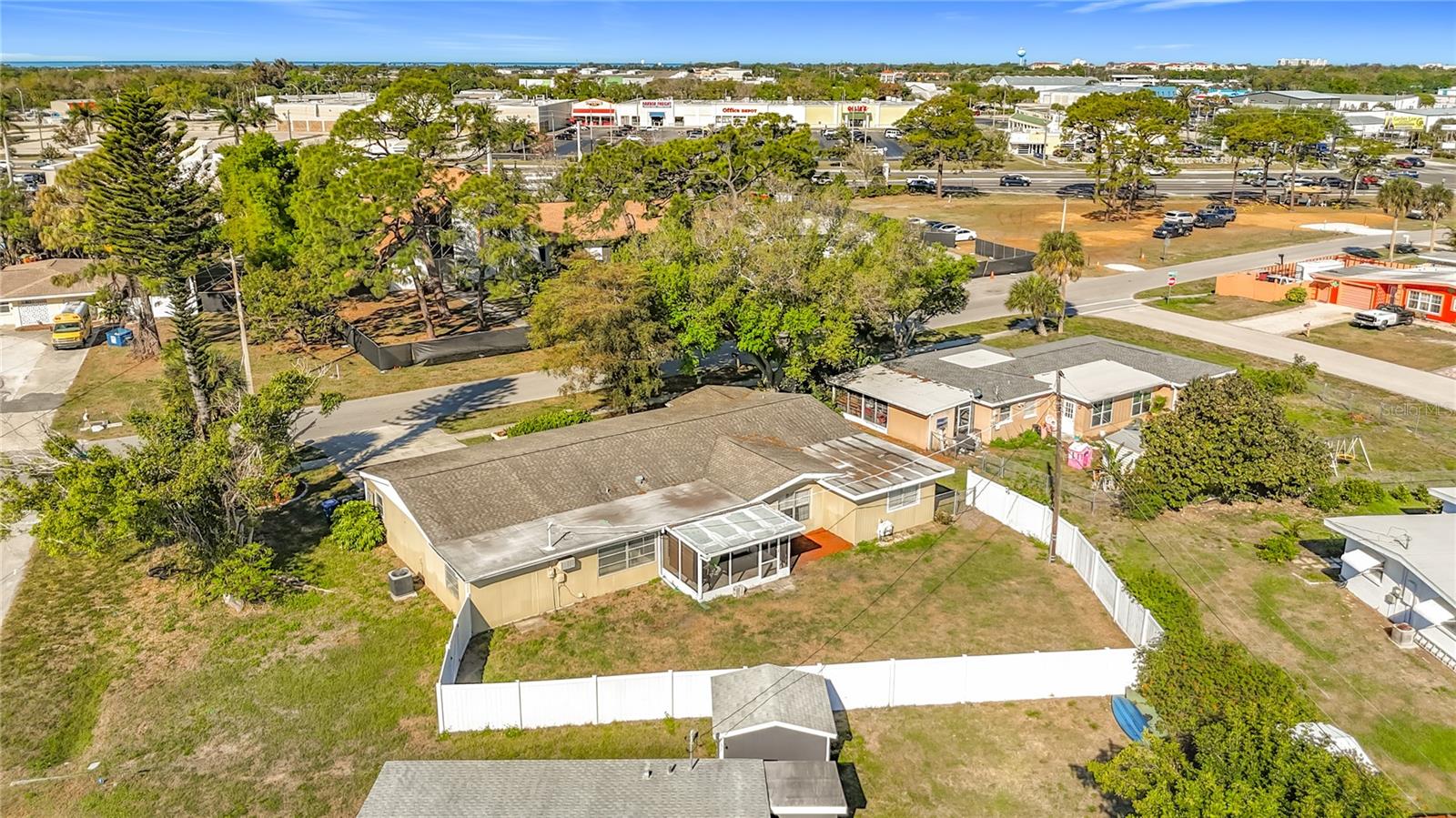 1521 BANYAN DR. — photo 49