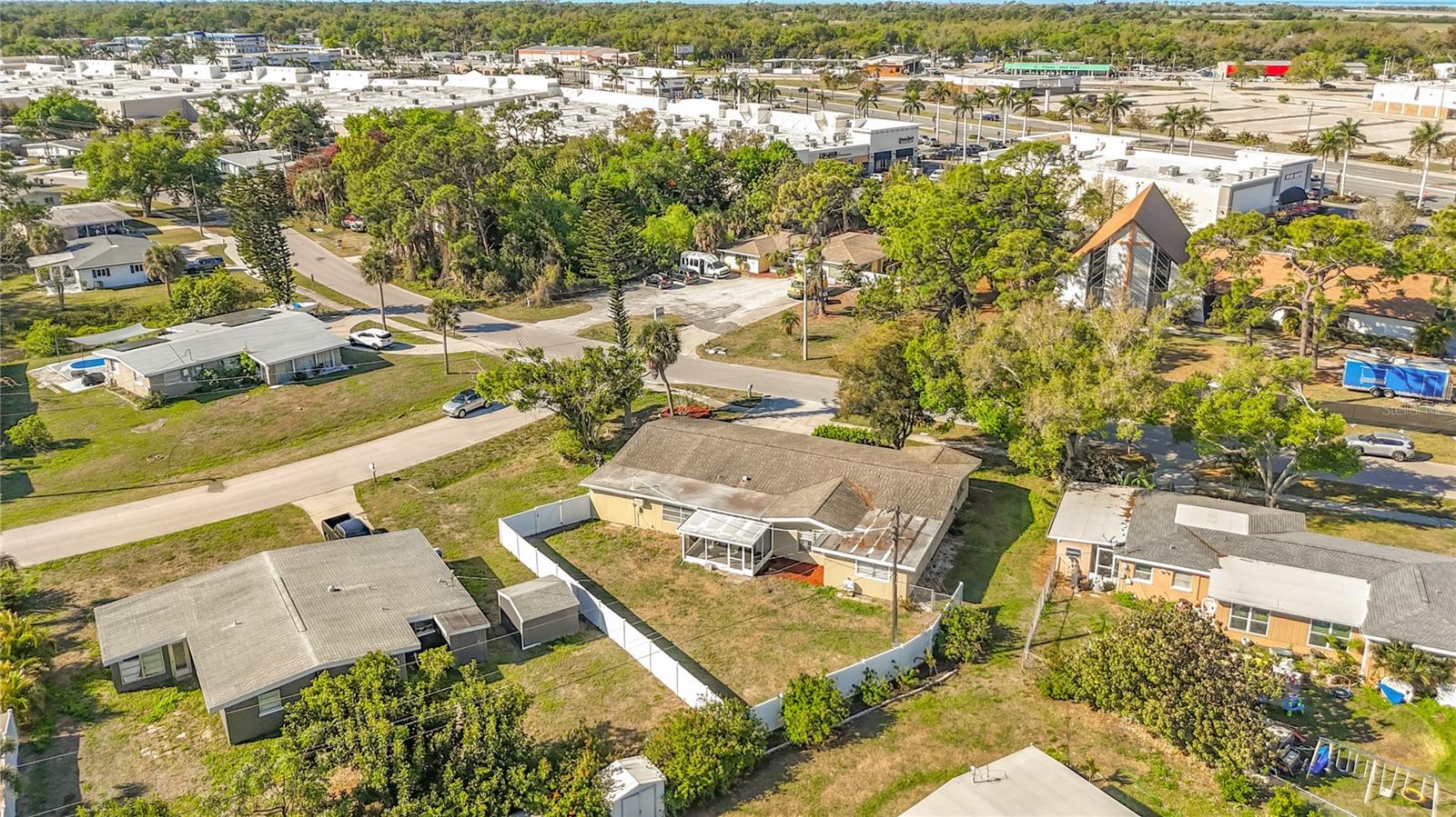1521 BANYAN DR. — photo 50