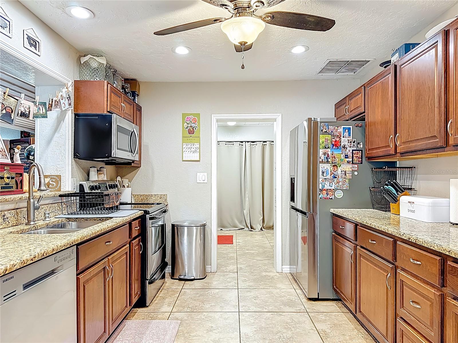 1521 BANYAN DR. — photo 16