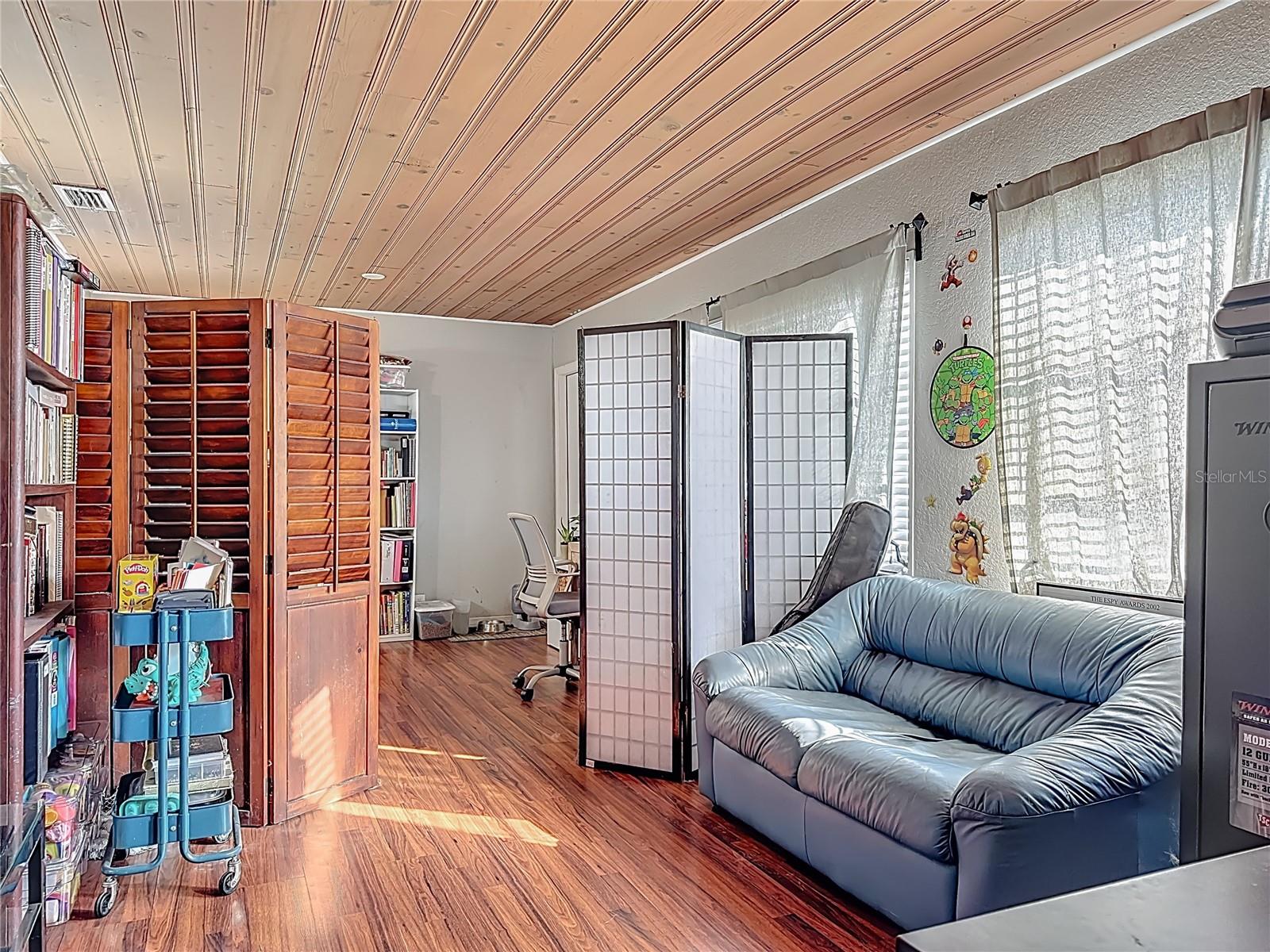 1521 BANYAN DR. — photo 26