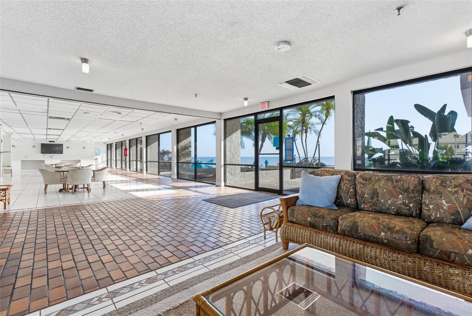 15462 GULF BLVD #406 — photo 39