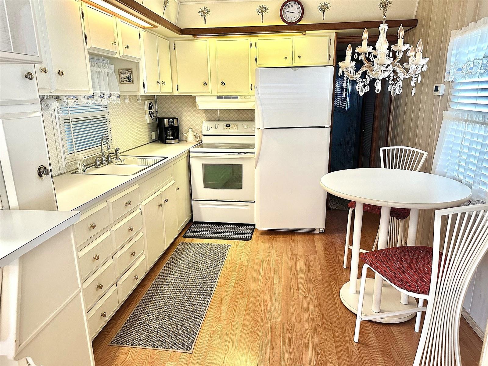 8300 SEMINOLE BLVD #241 — photo 3