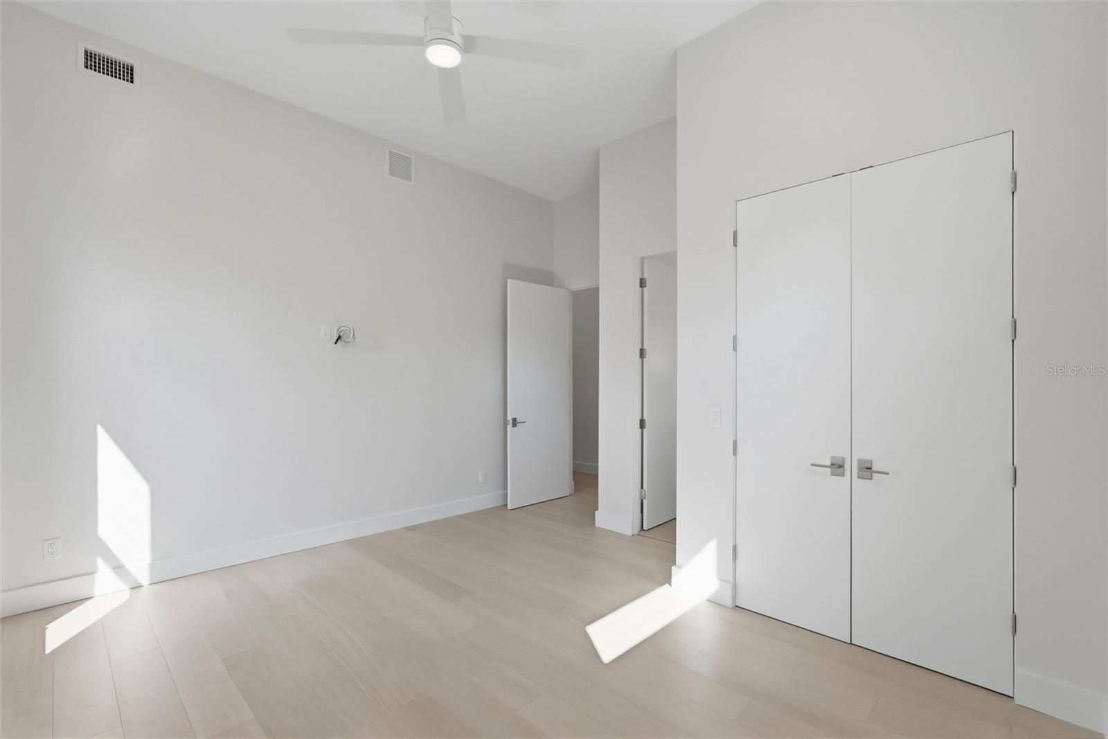 321 2ND ST N — photo 31