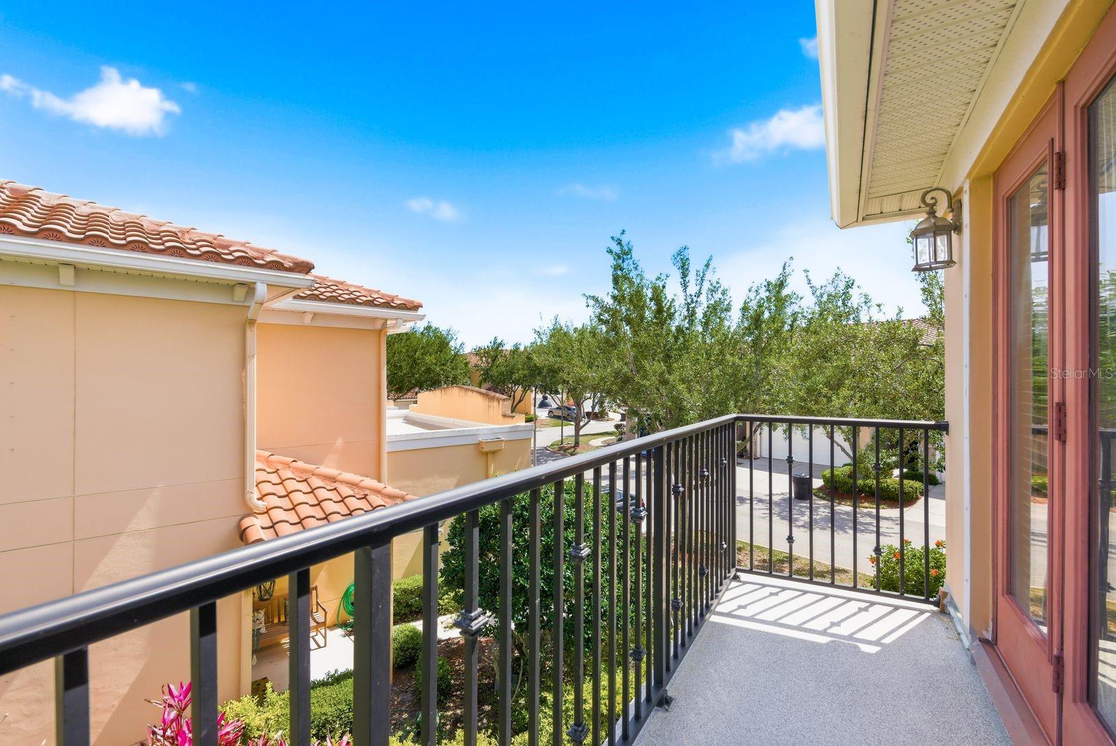 208 VALENCIA CIR — photo 36