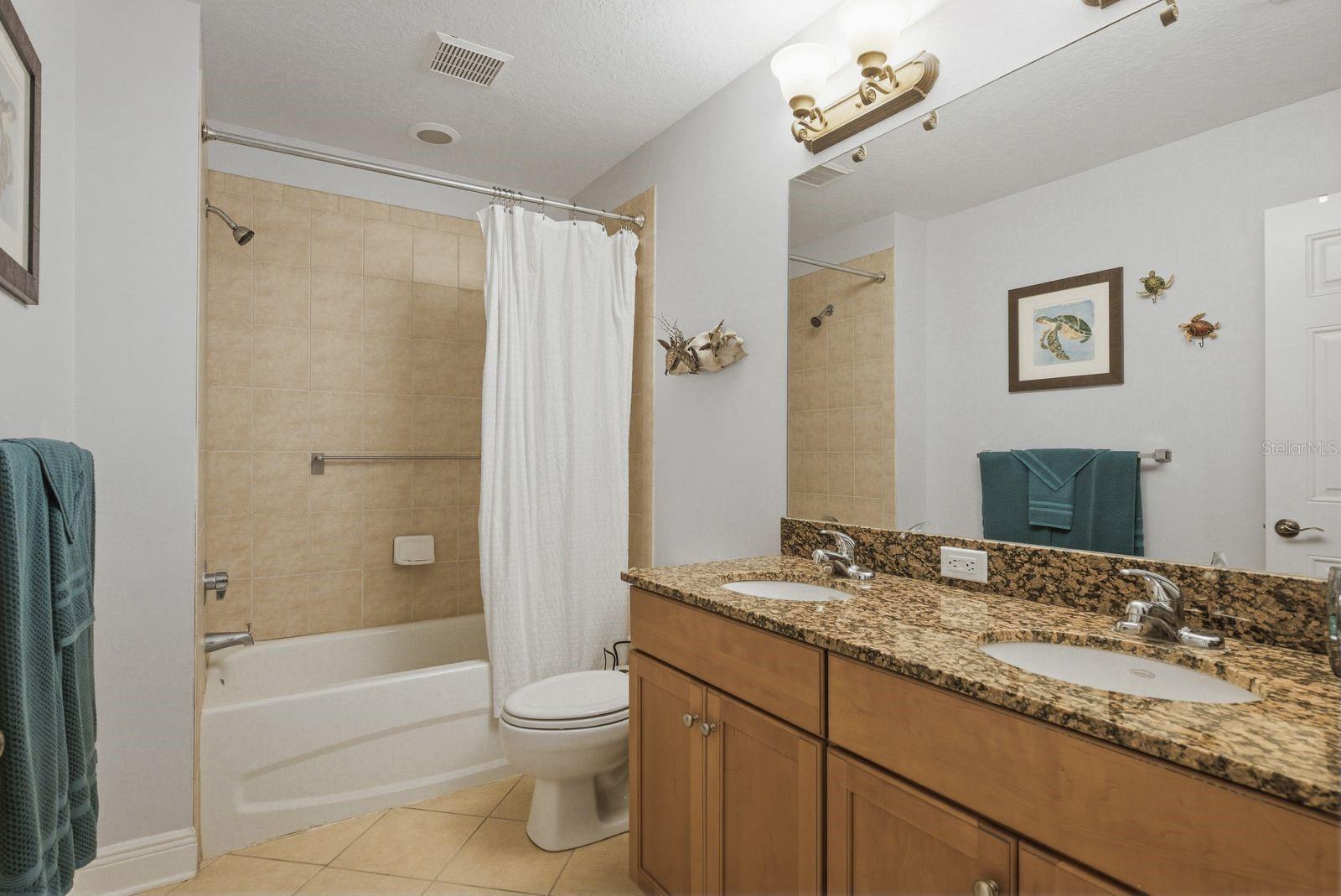 208 VALENCIA CIR — photo 31