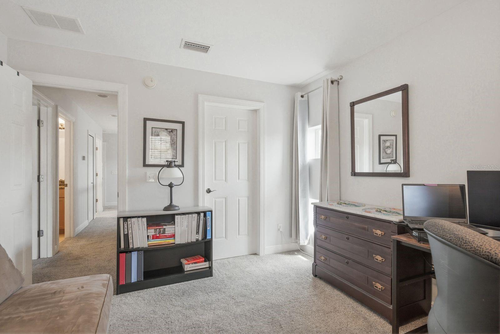 208 VALENCIA CIR — photo 33
