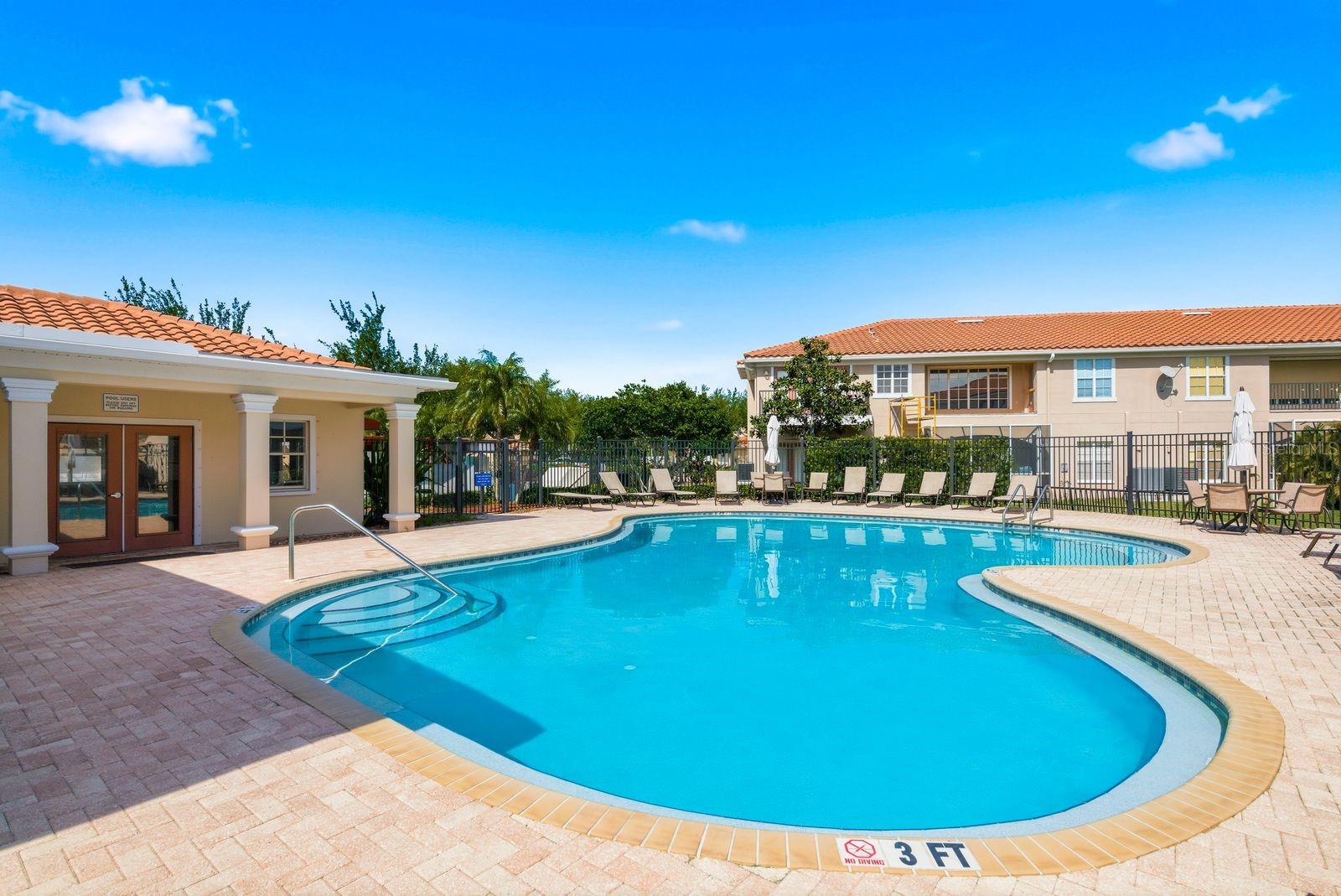 208 VALENCIA CIR — photo 45
