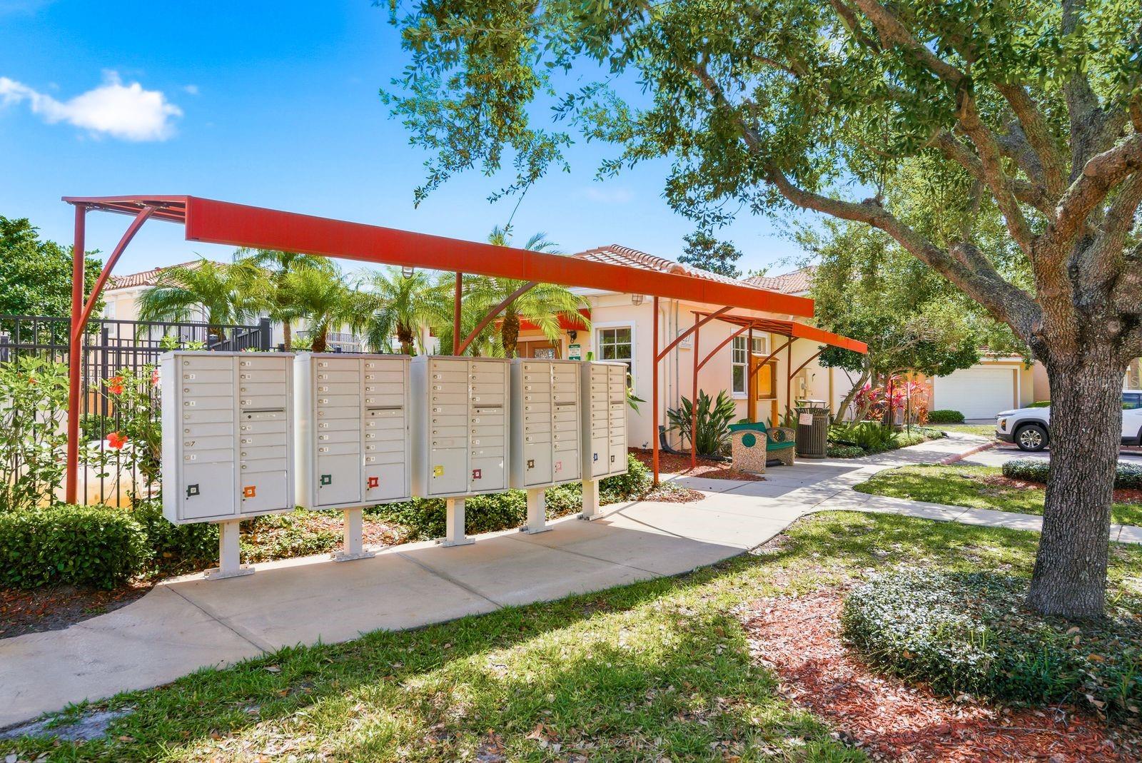 208 VALENCIA CIR — photo 47