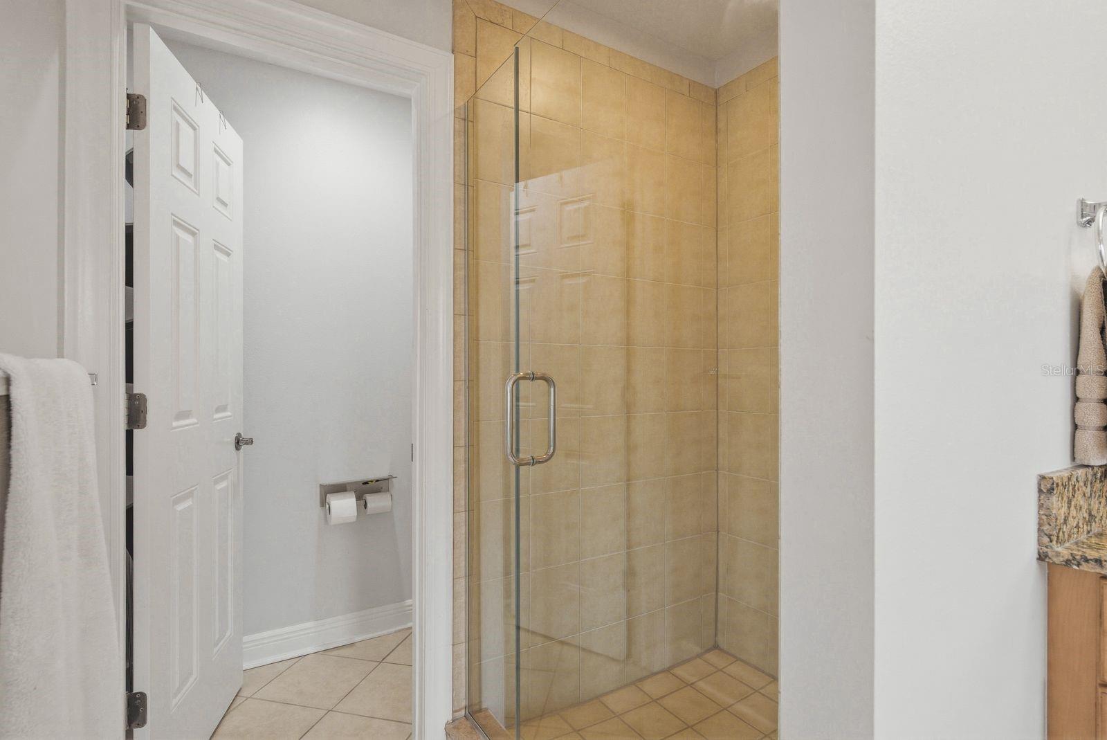 208 VALENCIA CIR — photo 28