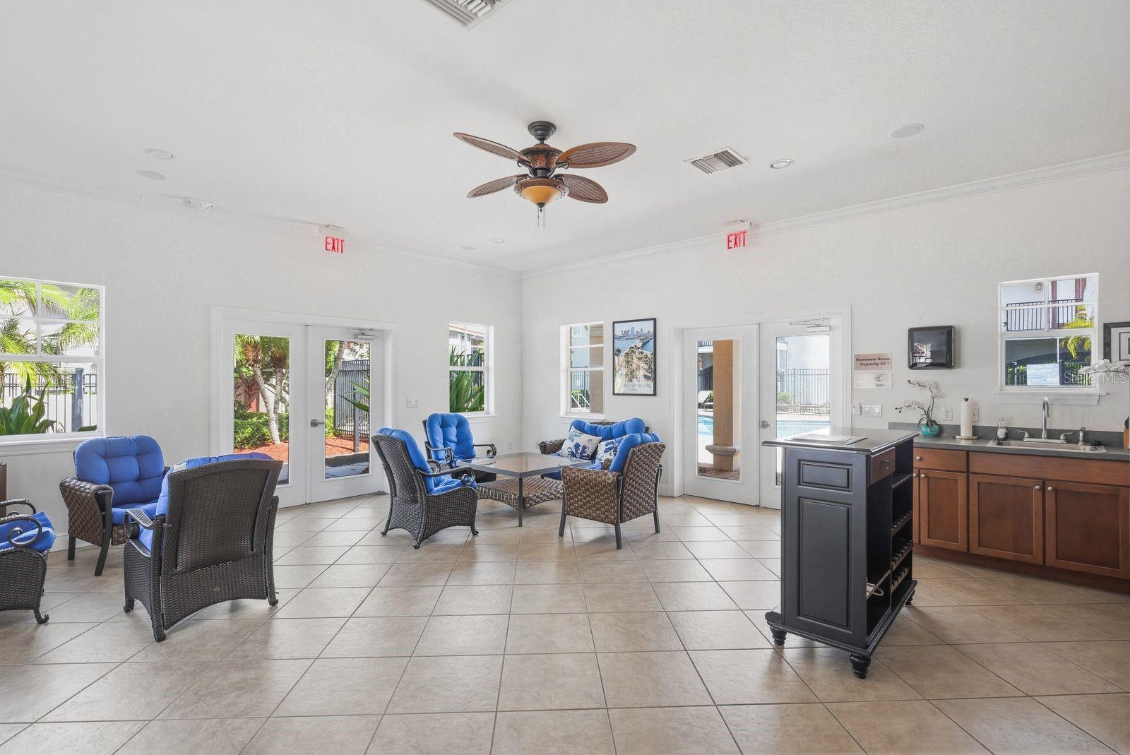 208 VALENCIA CIR — photo 49