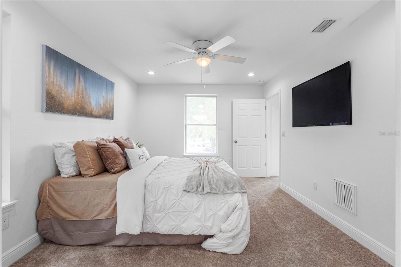 2405 E 23RD AVE — photo 39