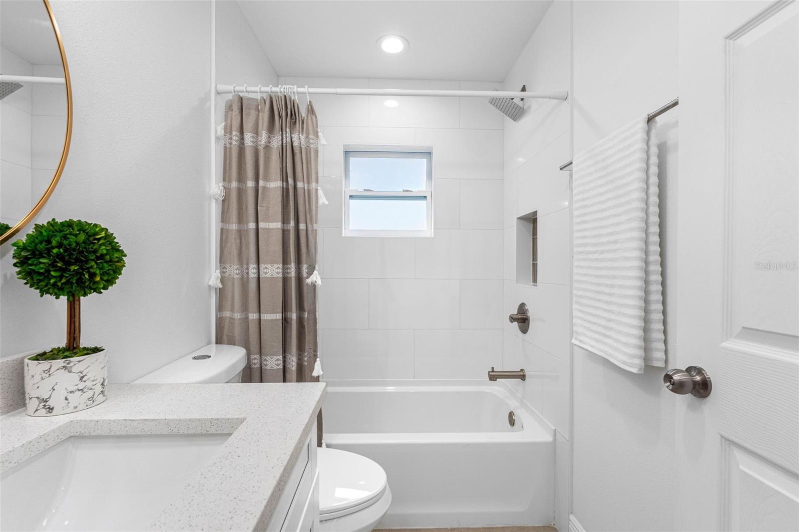 2405 E 23RD AVE — photo 30
