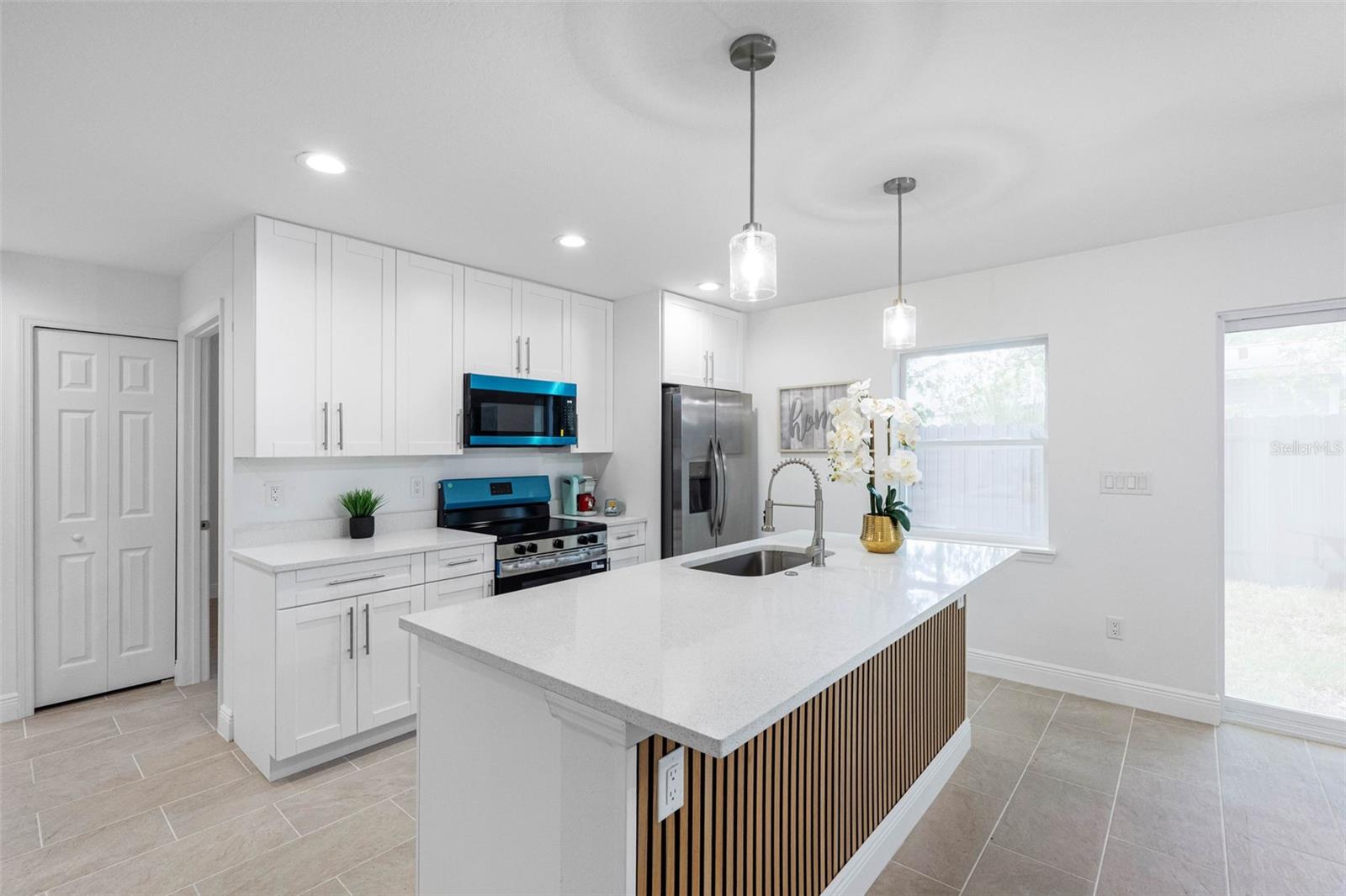2405 E 23RD AVE — photo 19