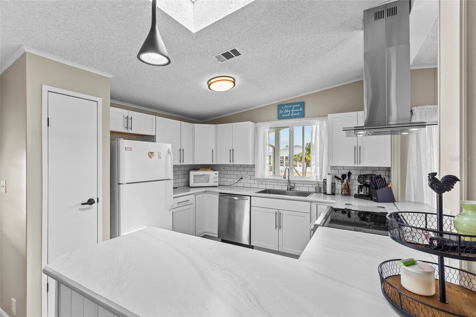 611 LA JOLLA CIR — photo 5