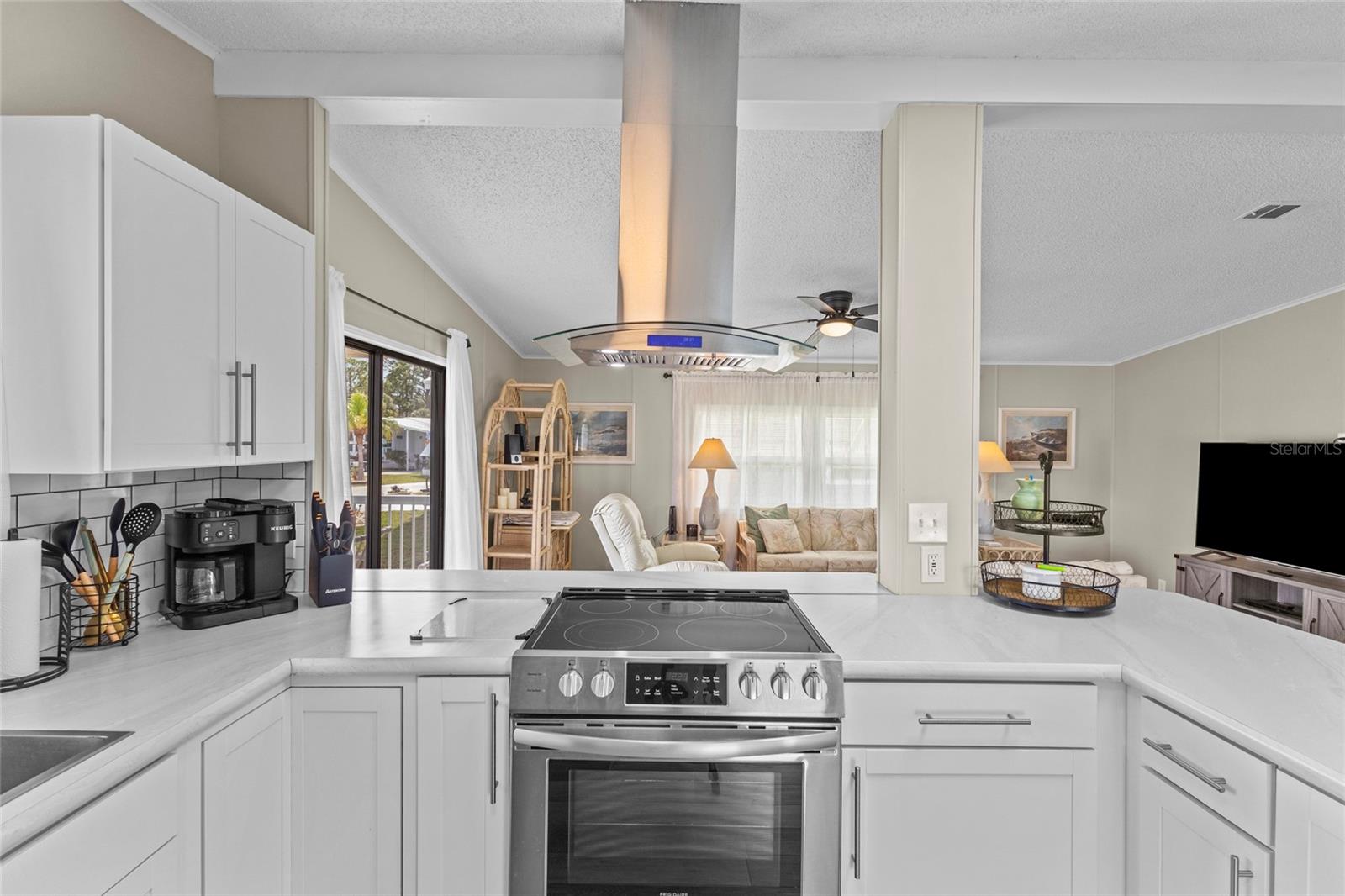 611 LA JOLLA CIR — photo 8