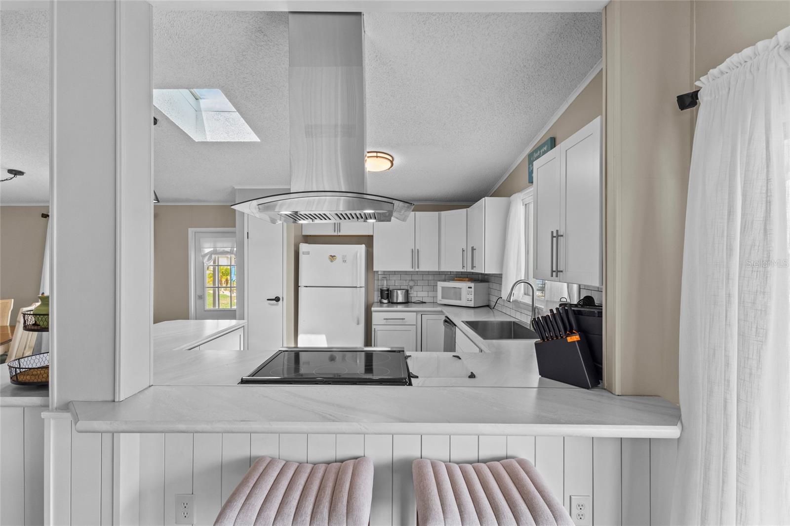 611 LA JOLLA CIR — photo 6