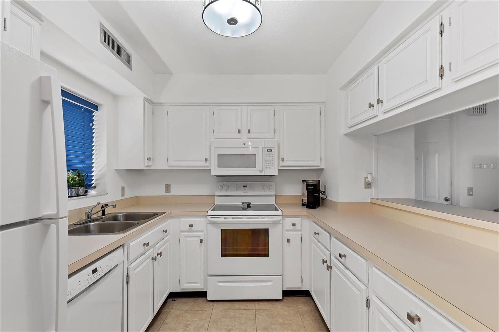 5669 ASHTON LAKE DR #1 — photo 8