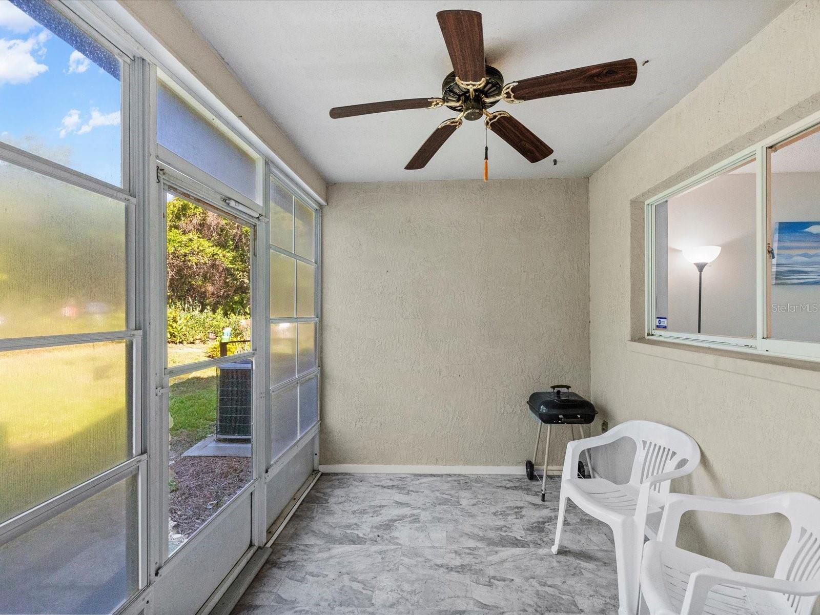4505 GLEN HOLLOW — photo 37