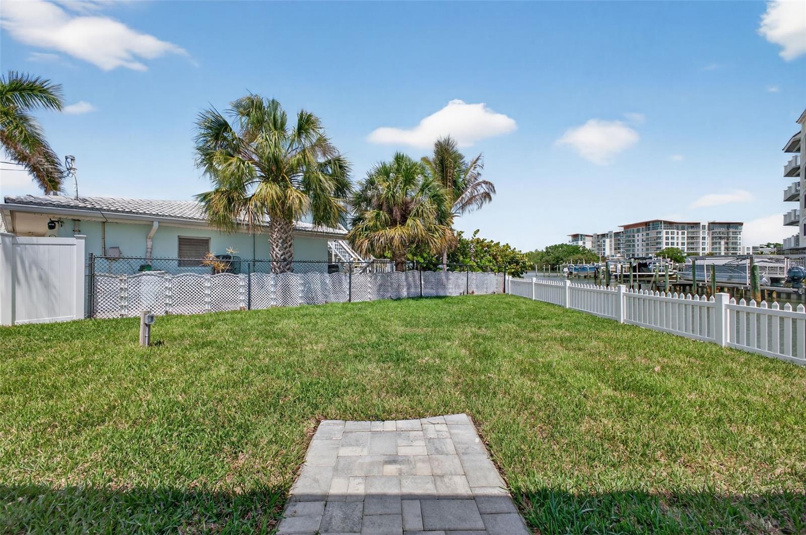 1866 VENETIAN POINT DR — photo 31