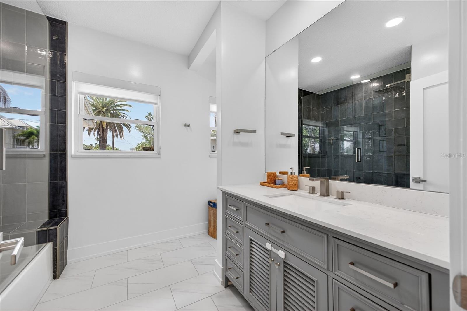 1866 VENETIAN POINT DR — photo 23