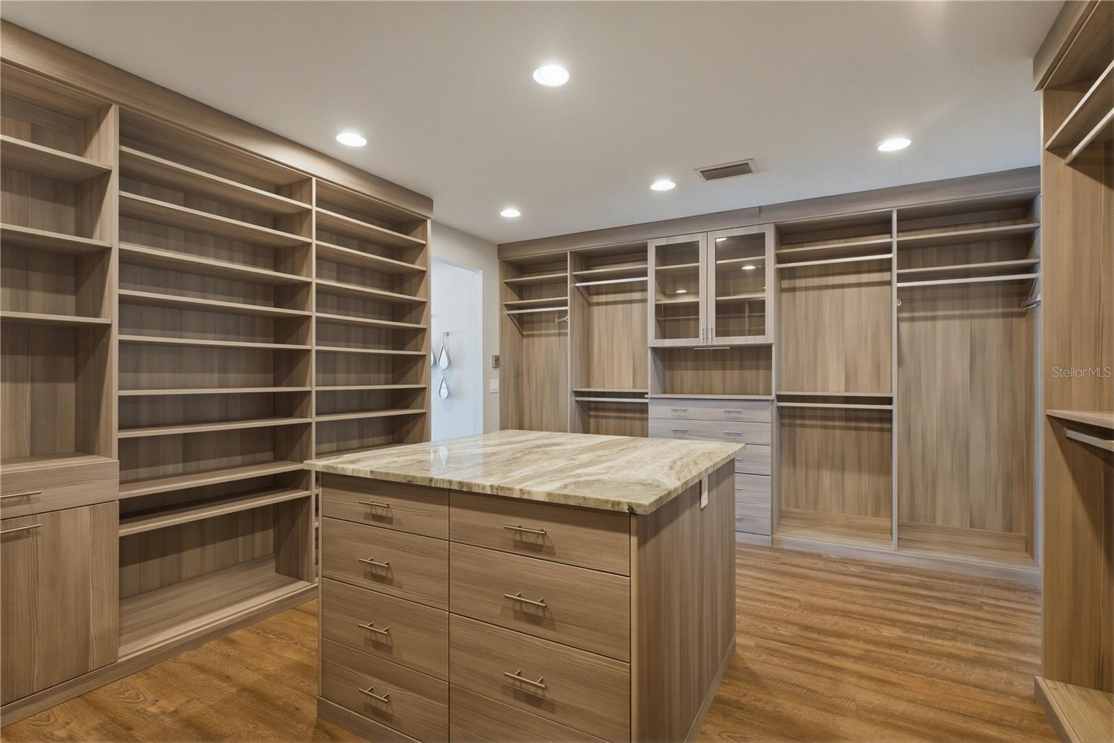 915 BAYSHORE DR — photo 28