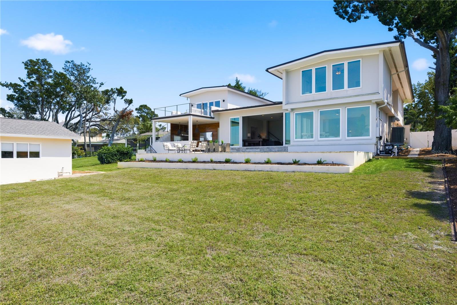 915 BAYSHORE DR — photo 44