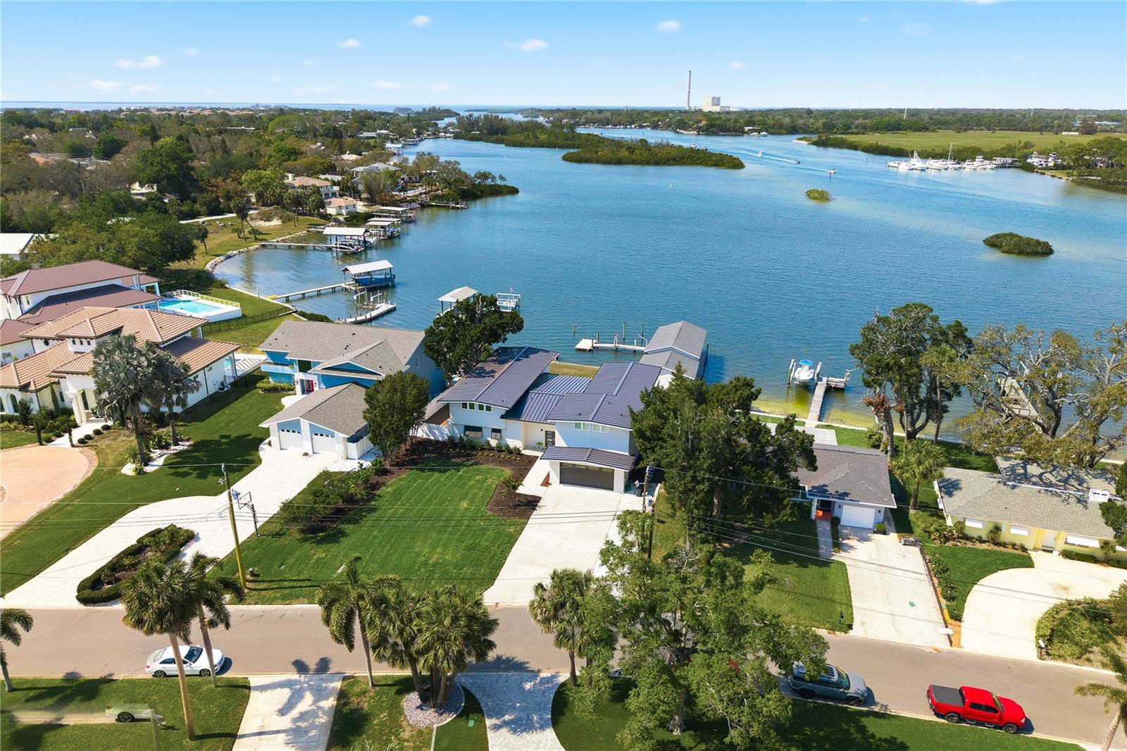 915 BAYSHORE DR — photo 3